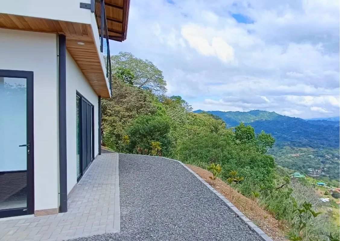 Located in a private gated community in Barrio Jesús, this newly built home (2025) offers the perfect combination of ... — photo 2