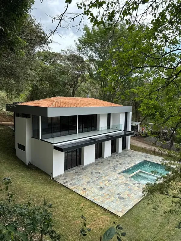 Enjoy the best climate in the country in a spectacular residence designed for those seeking exclusivity, comfort, and a true ...