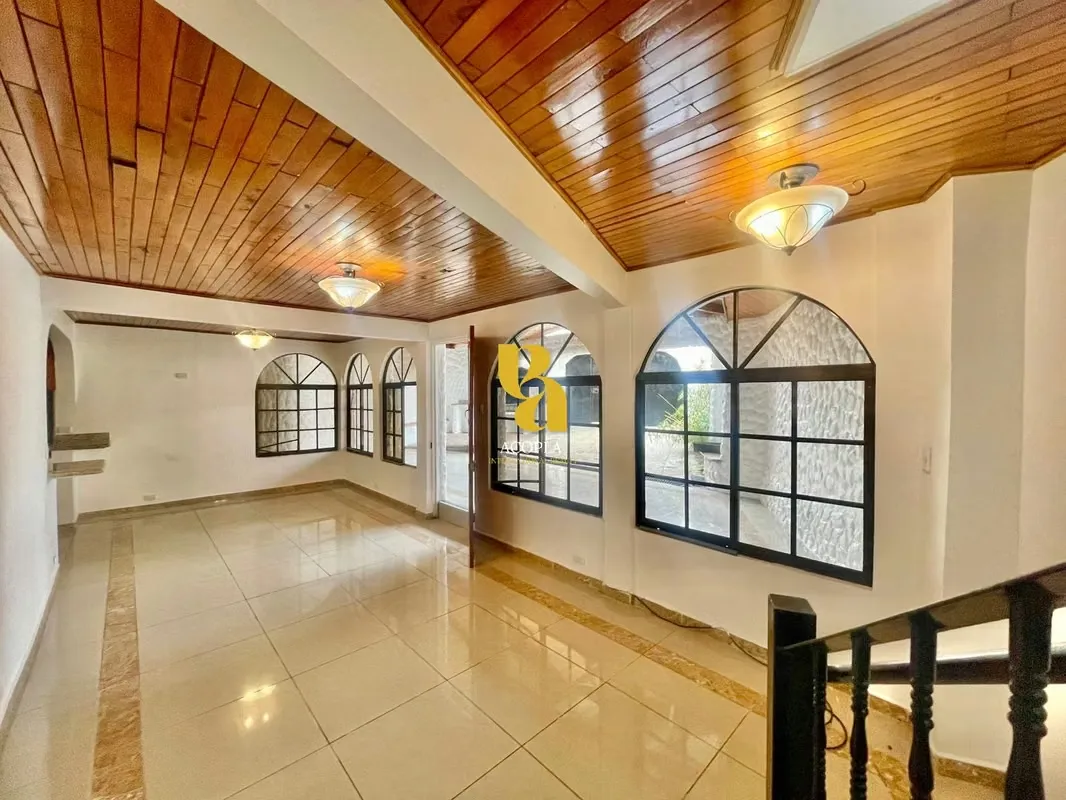 Independent house for rent in Santa Ana Centro