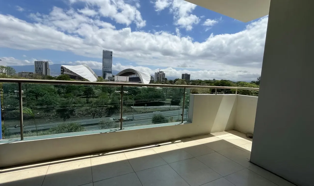 Alquiler Apartamento La Sabana | 3 Hab | Vista al Estadio + Balcón