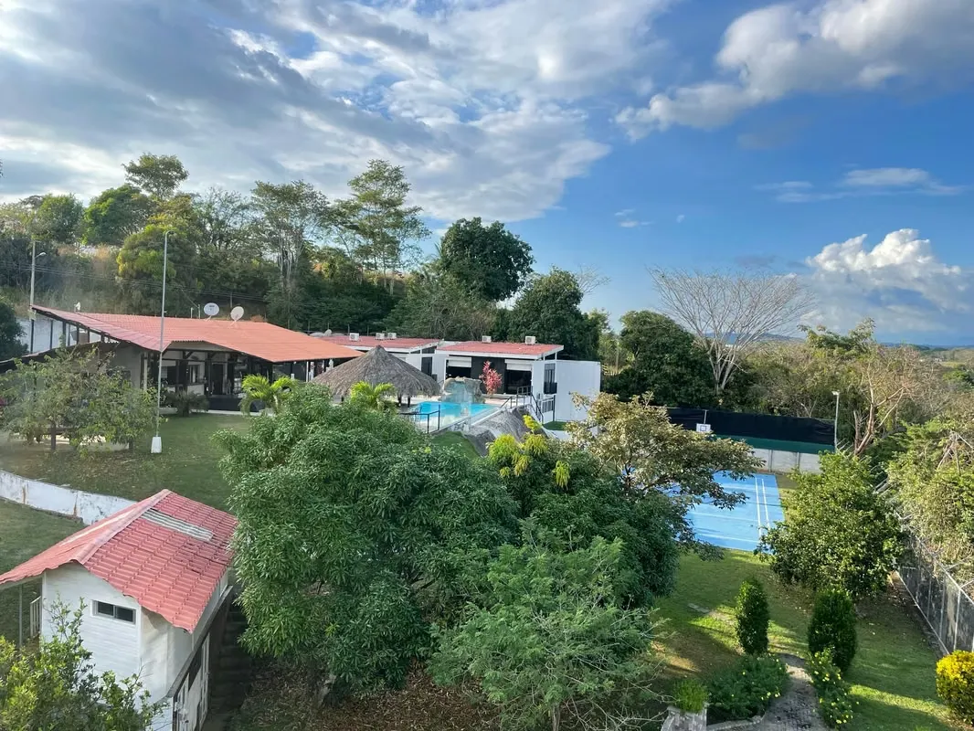 Exclusiva Quinta Multipropósito en Venta - Orotina - MV