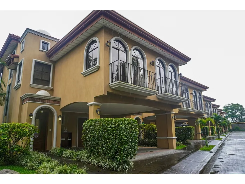 Alquiler de casa en Curridabat - Condominio Colinas de Montealegre
