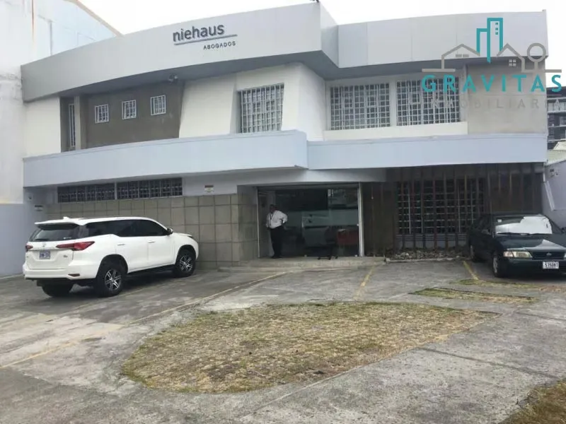 Building for sale in San Pedro, Barrio Dent (with offices) ID 1296