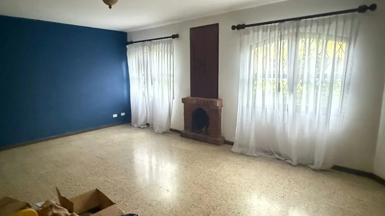 Casa en venta en Curridabat- Tirrases 1 nivel- Para demoler o remodelar