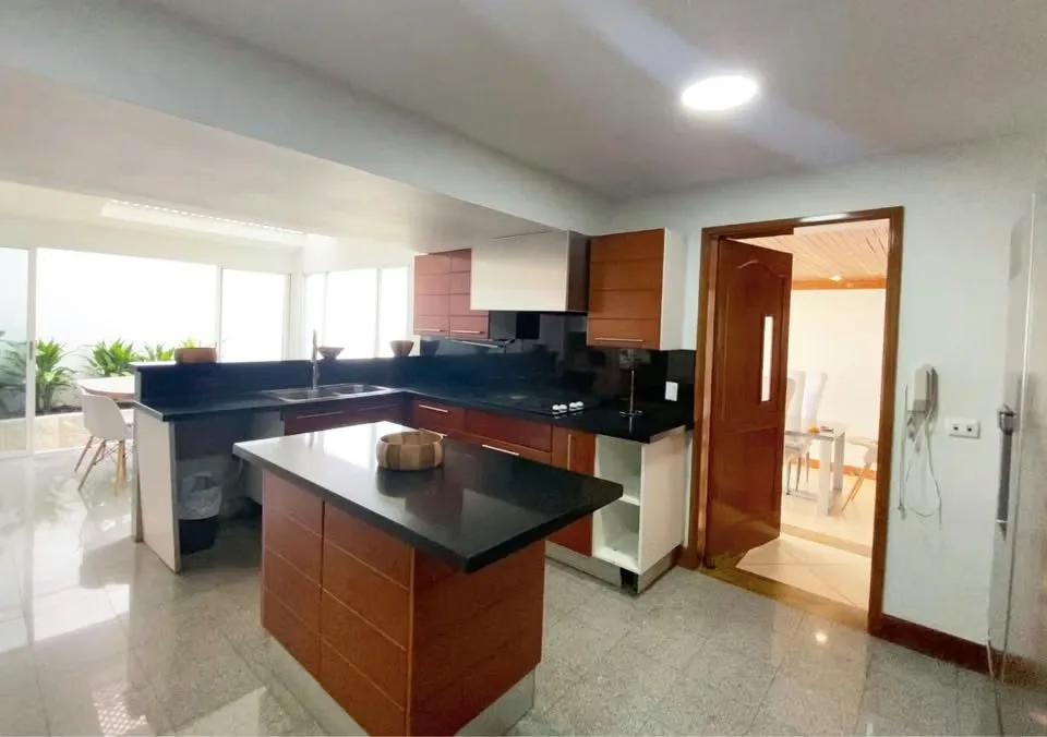 Alquiler de Casa en San Rafael de Escazú.
