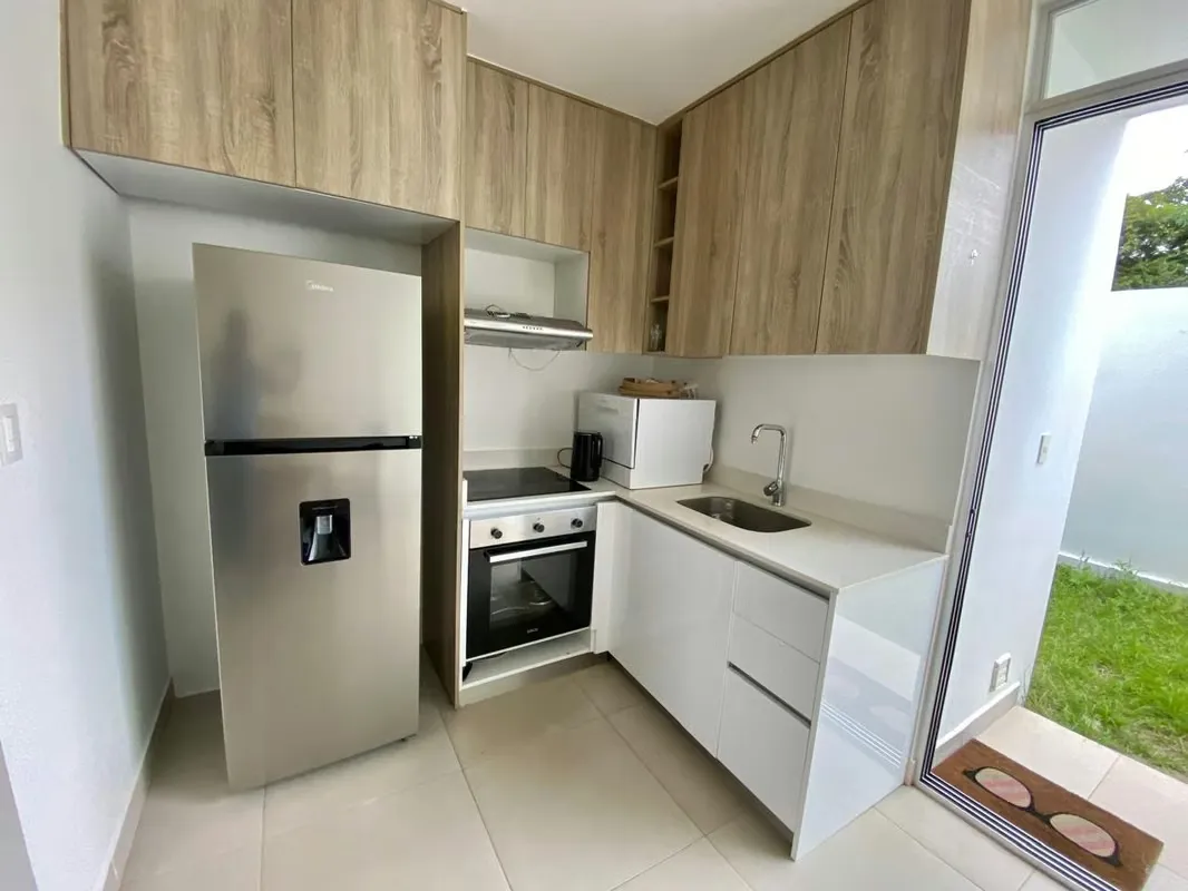 ALQUILER, SANTA ANA, RIO ORO, CASA AMUEBLADA, 2 DORM, 1.5 BAÑOS, 1 PARQUEO