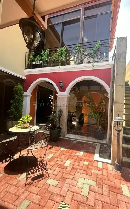Home for SALE in Premium Gated Community with Patio and Great Location in Heredia