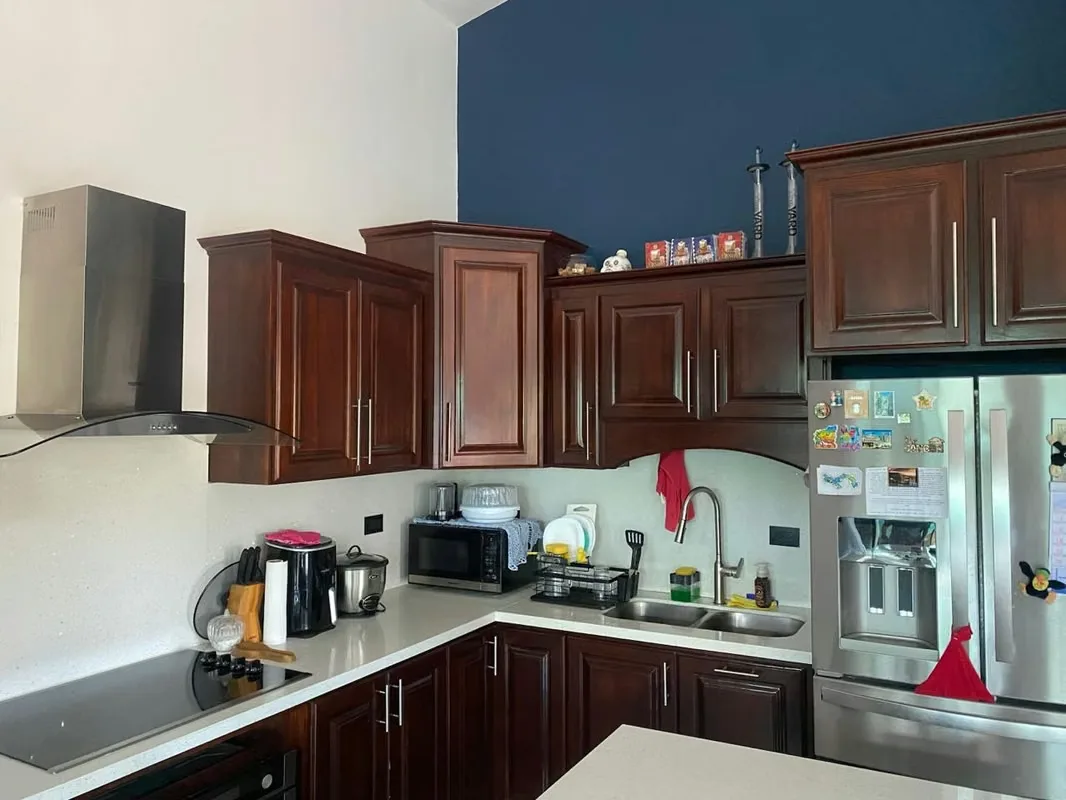 House for sale very close to the center of San Pedro de Poás, Alajuela Province, on Lolo Rojas Street, 100 meters south and 150 meters west of the Poás Cemetery. This single-story ... — photo 3