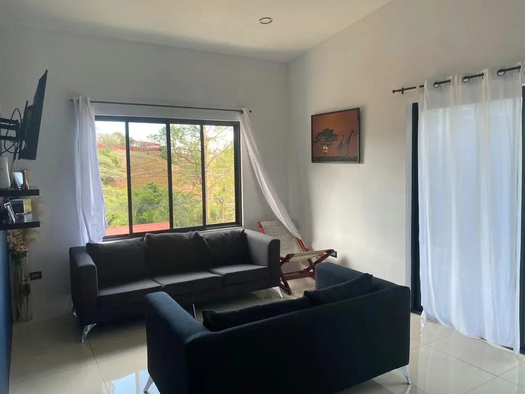 House for sale very close to the center of San Pedro de Poás, Alajuela Province, on Lolo Rojas Street, 100 meters south and 150 meters west of the Poás Cemetery. This single-story ... — photo 4