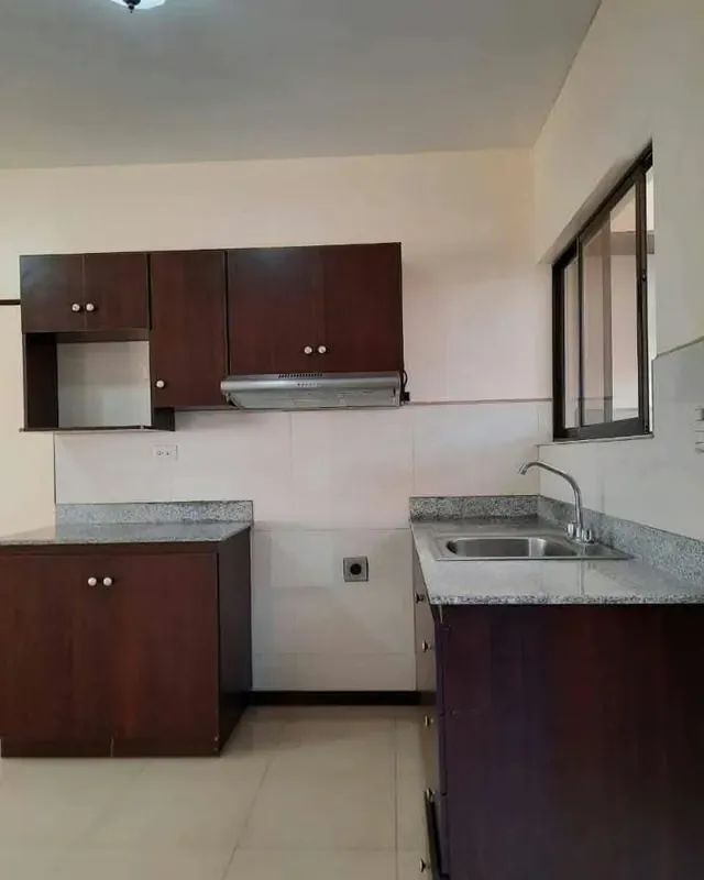 Lindo apartamento en segundo piso. Ubicado en complejo solo de 4 apartamentos( dos abajo, dos arriba) excelente calidad de construcción. Muy ...