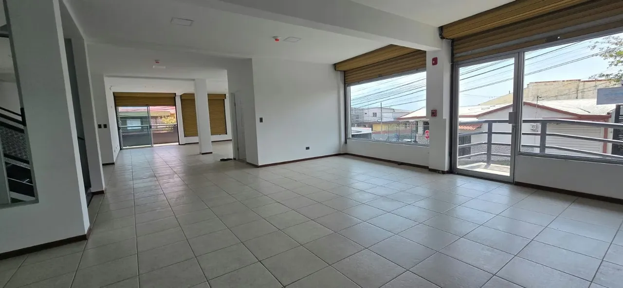 Edificio Corporativo 946m² - Estratégico Heredia (Cerca Hospital San Vicente)