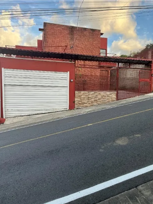 Escazú safe house for rent, semi-furnished, 4 bdrm, 4.5 WC, jacuzi, L/D room, kitch