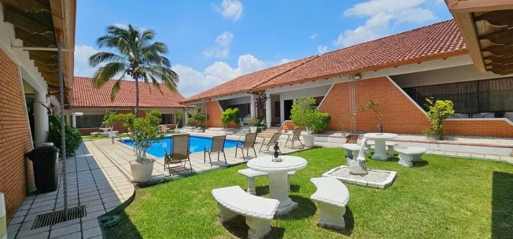 Hotel en venta / Belén