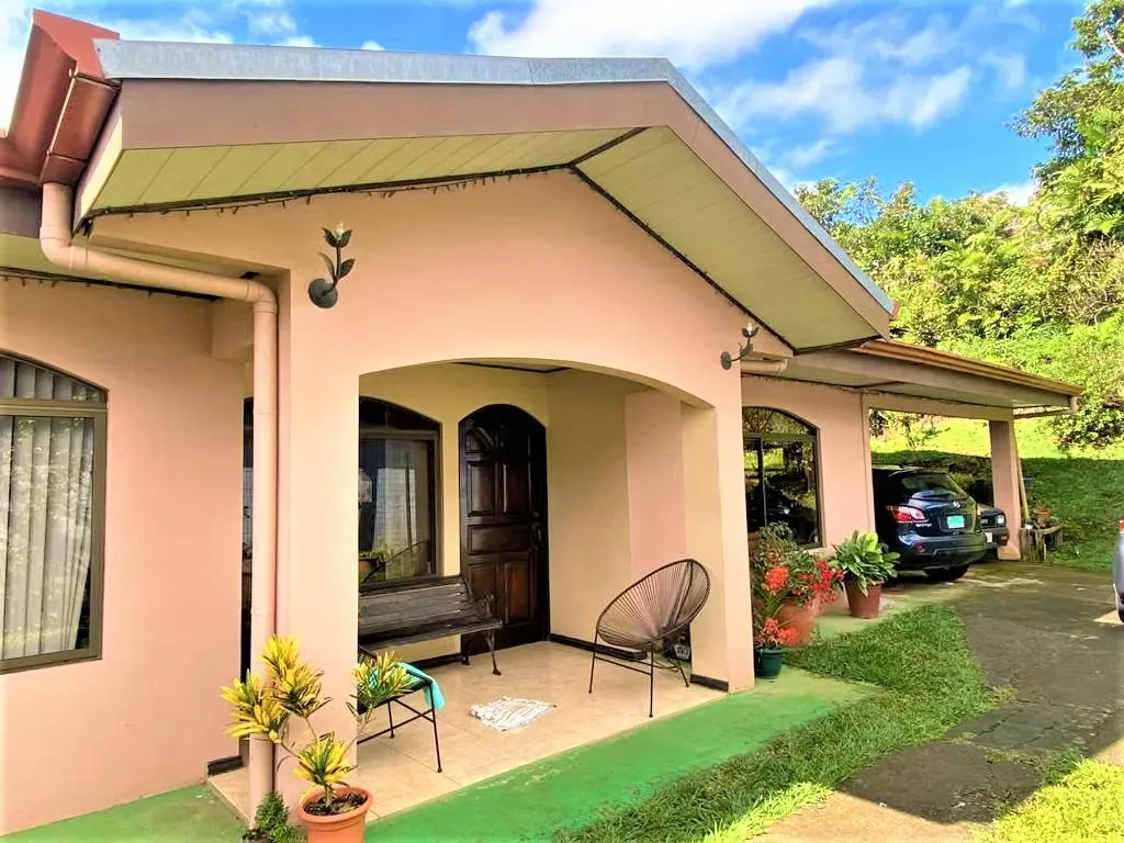 CASA DE UNA PLANTA EN PALMARES — AMPLIOS ESPACIOS Y EXCELENTE UBICACIÓN ( CC 1284)