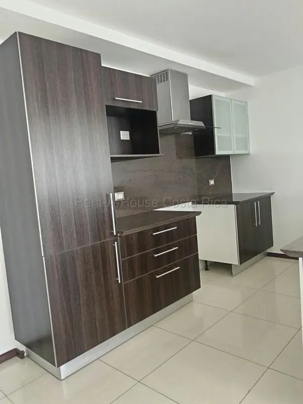 Descubre la combinación perfecta de ubicación estratégica, diseño moderno y comodidad en este exclusivo condominio en La Uruca. ... — photo 5