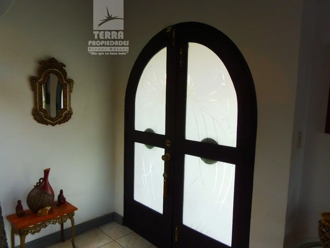 Beautiful and spacious house for sale, located in the center of San Joaquin, with commercial zoning. Ideal for offices, restaurants, cafes, clinics, beauty salons, medical offices, and ... — photo 4