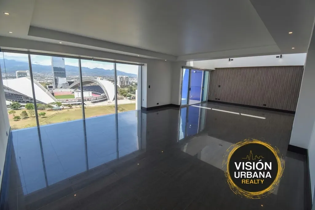 Exclusive penthouse in the heart of La Sabana, featuring 350m2 on two levels distributed as follows: