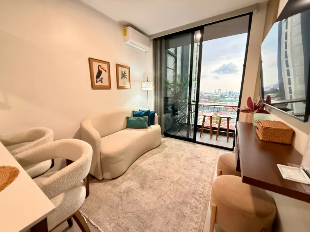 Living in the heart of San Jose, surrounded by cafés, restaurants, nightlife, universities and hospitals, this apartment is the ideal. — photo 3