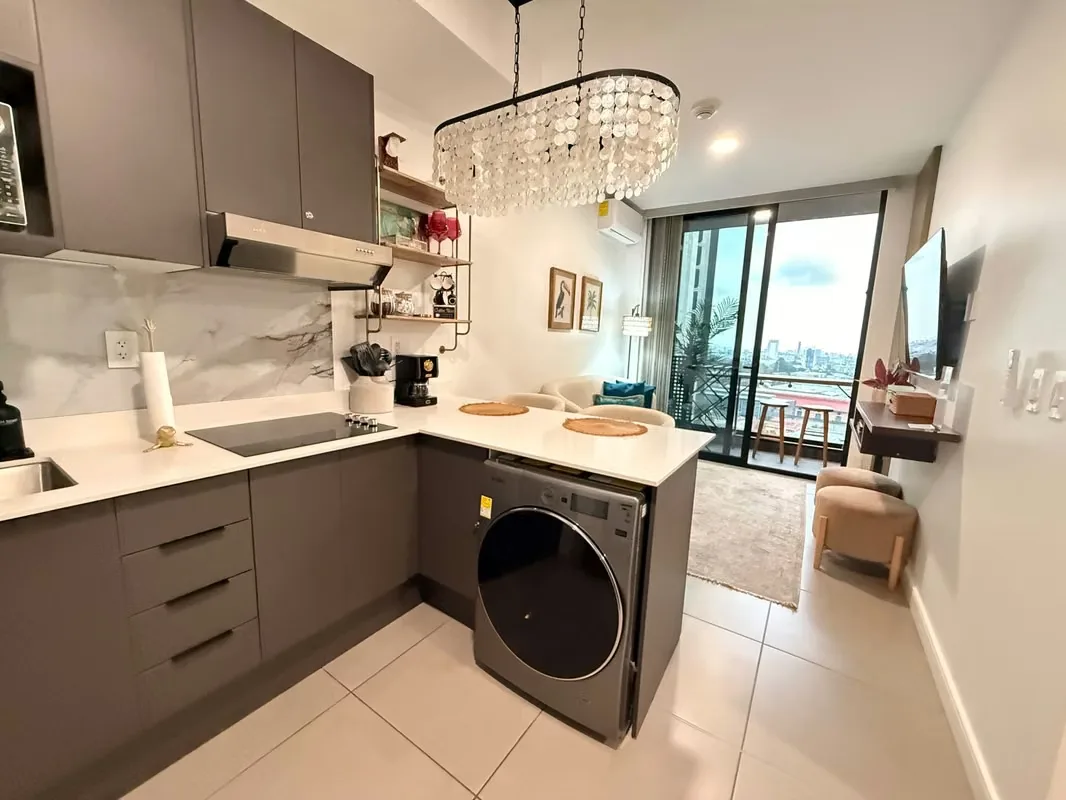 Living in the heart of San Jose, surrounded by cafés, restaurants, nightlife, universities and hospitals, this apartment is the ideal. — photo 4