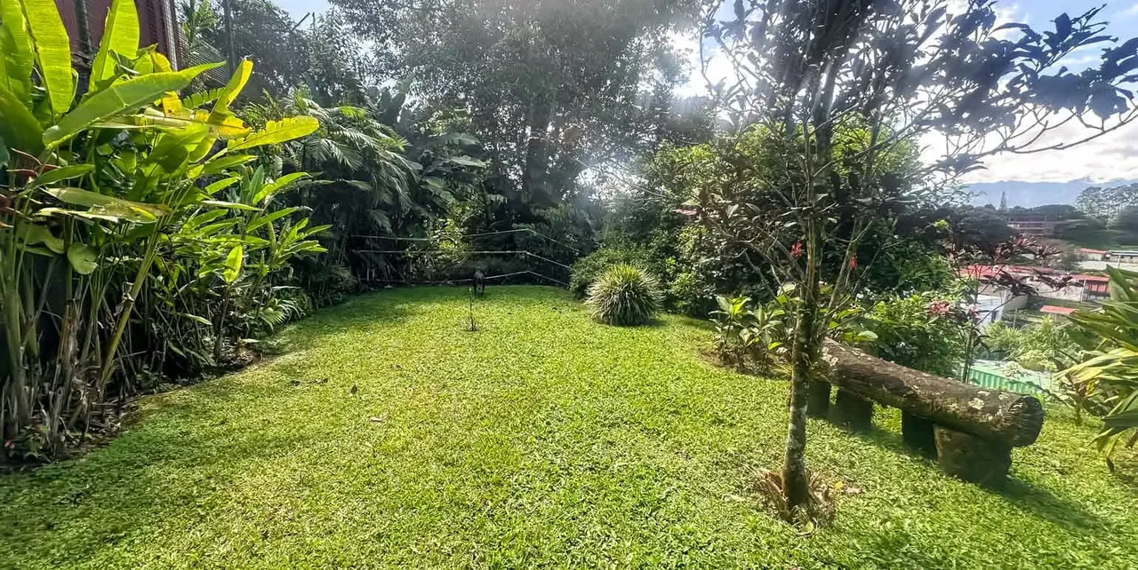 Venta lote terrazado con gran potencial, Montes de Oca. (AD)
