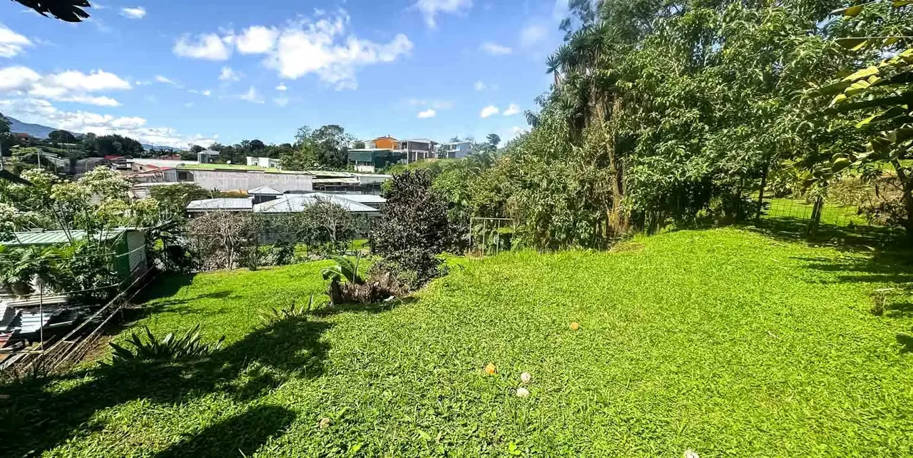 Terraced Lot for Sale with Great Potential, Montes de Oca. (AD) — photo 3