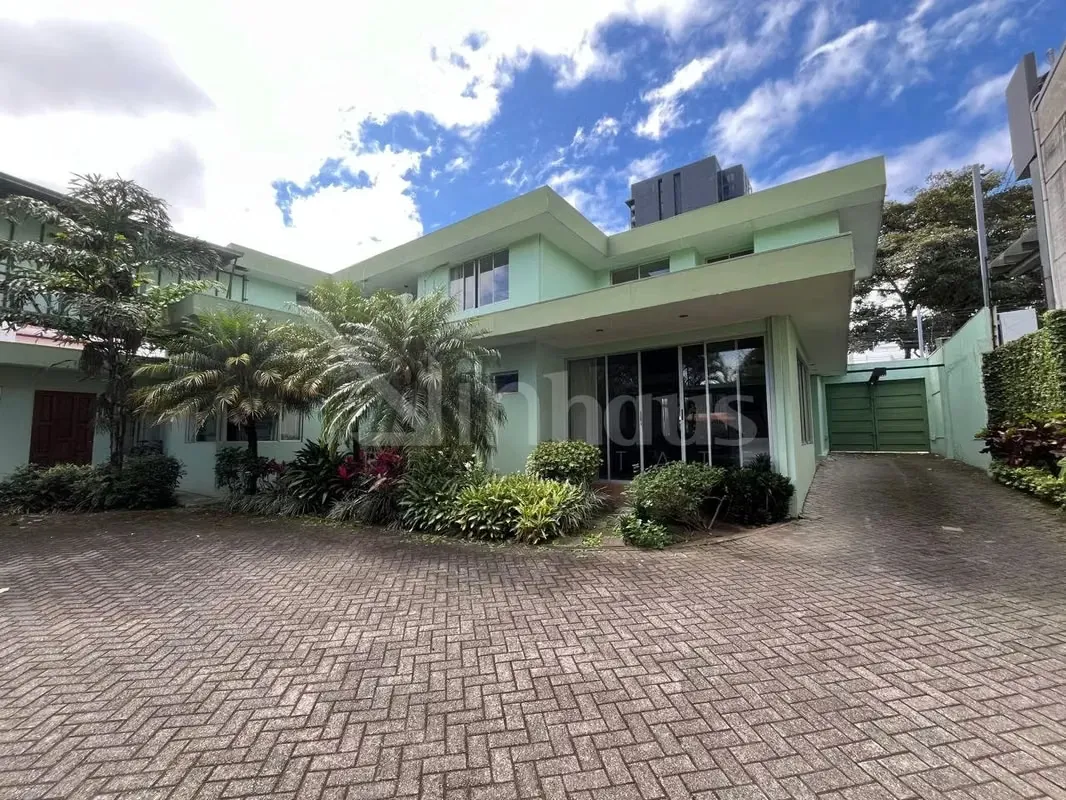 Venta de propiedad en Rohrmoser uso suelo mixto