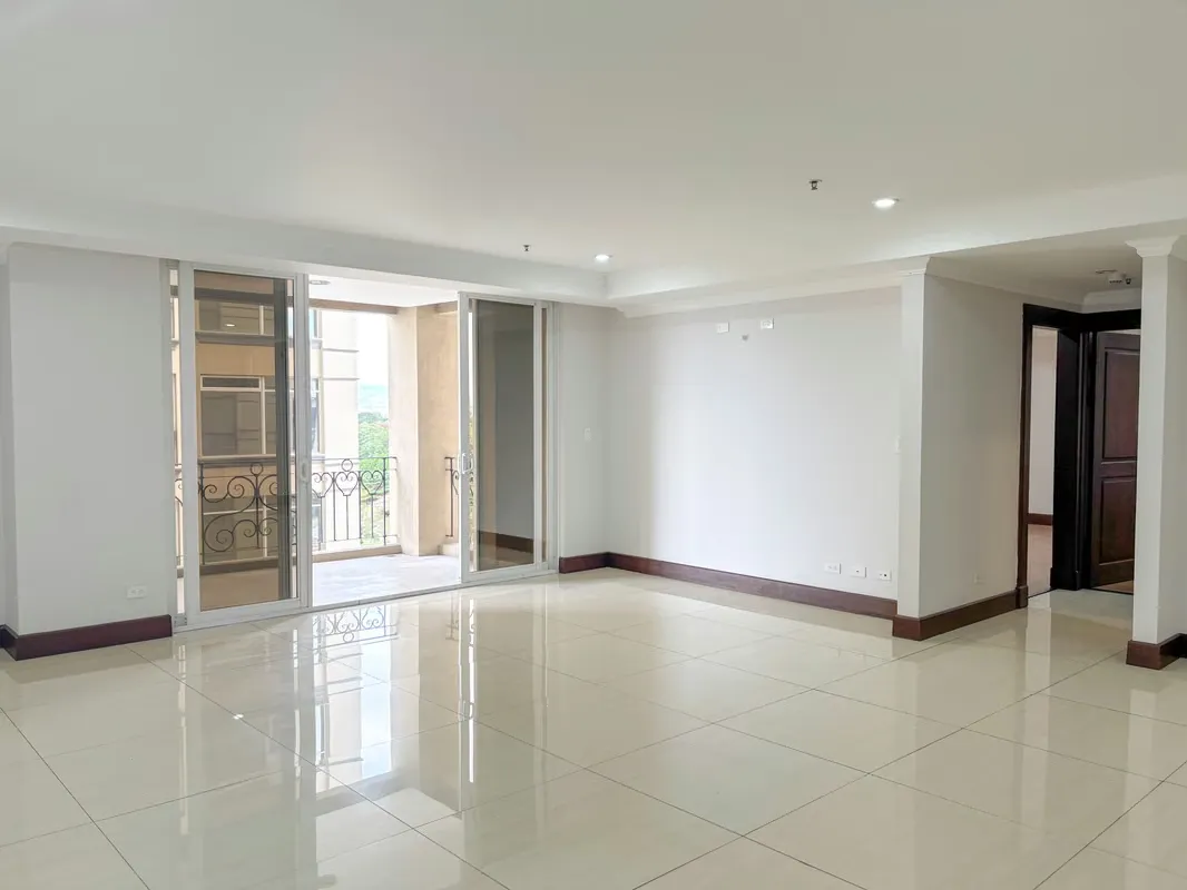 Apartment for Rent in the heart of Sabana 2 Bedrooms Mountain View