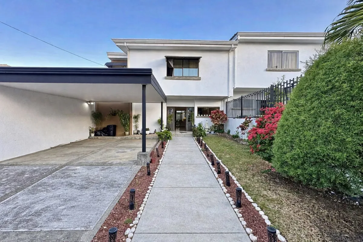Welcome to Casa Guachipelin 183 Escazu home for sale in Guachipelin, Escazu. Casa Guachipelín 183 is a modern home designed for those who appreciate expansive, open living spaces, ...