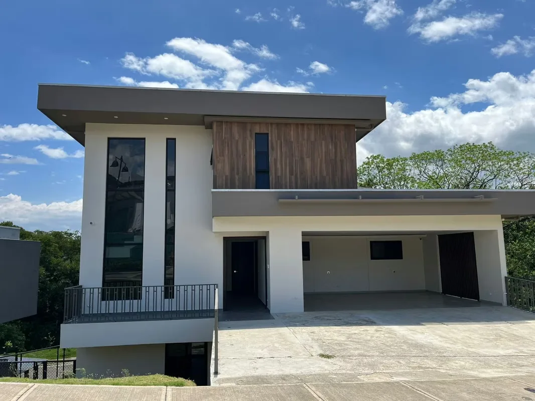 New house for rent in La Guácima