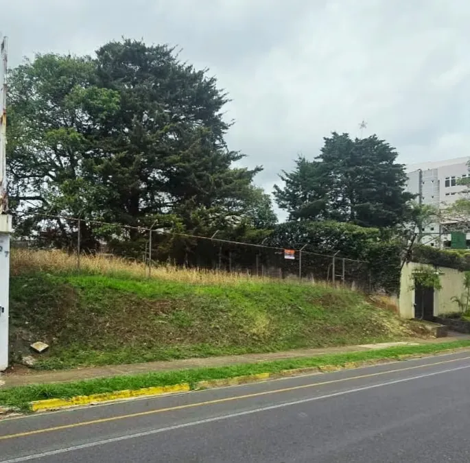Barrio Dent, en San Pedro de Montes de Oca, alberga este terreno de 725 metros cuadrados, posicionado en un sector de alta plusvalía y desarrollo constante en el este de San José. Su ... — photo 3