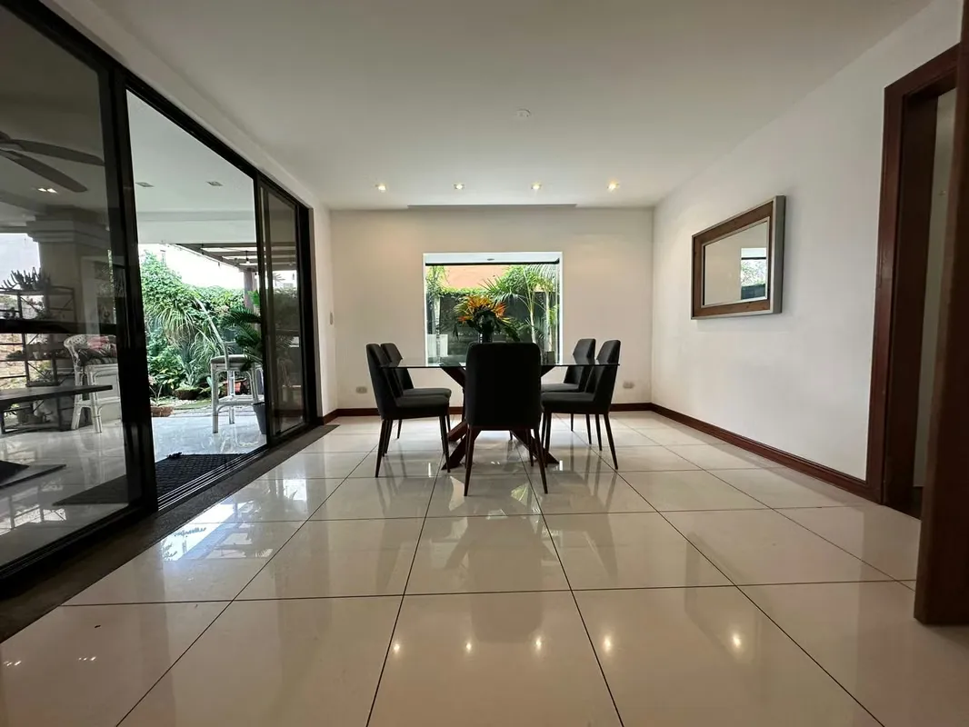 House for Rent Furnished Furniture with excellent location in Escazu