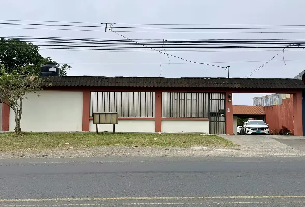 Cartago, Casa una Planta | Uso Mixto | Amplio Parqueo Gran Visibilidad Comercial