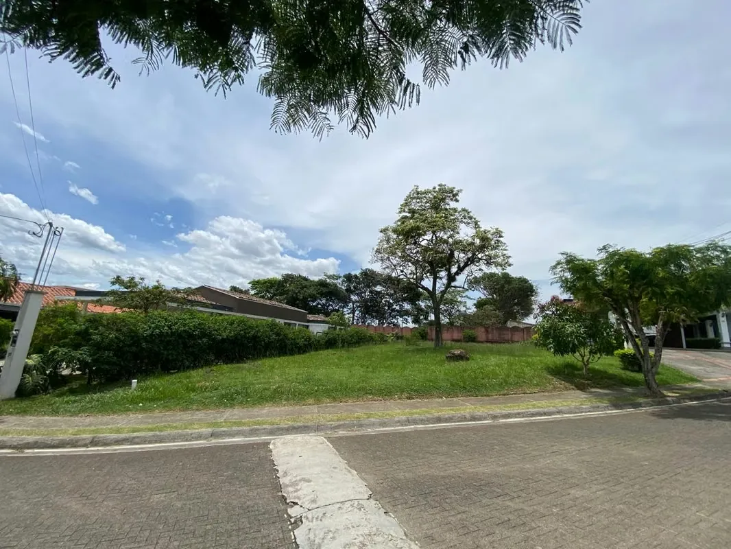 LOT FOR SALE IN GATED COMMUNITY – GUÁCIMA, ALAJUELA