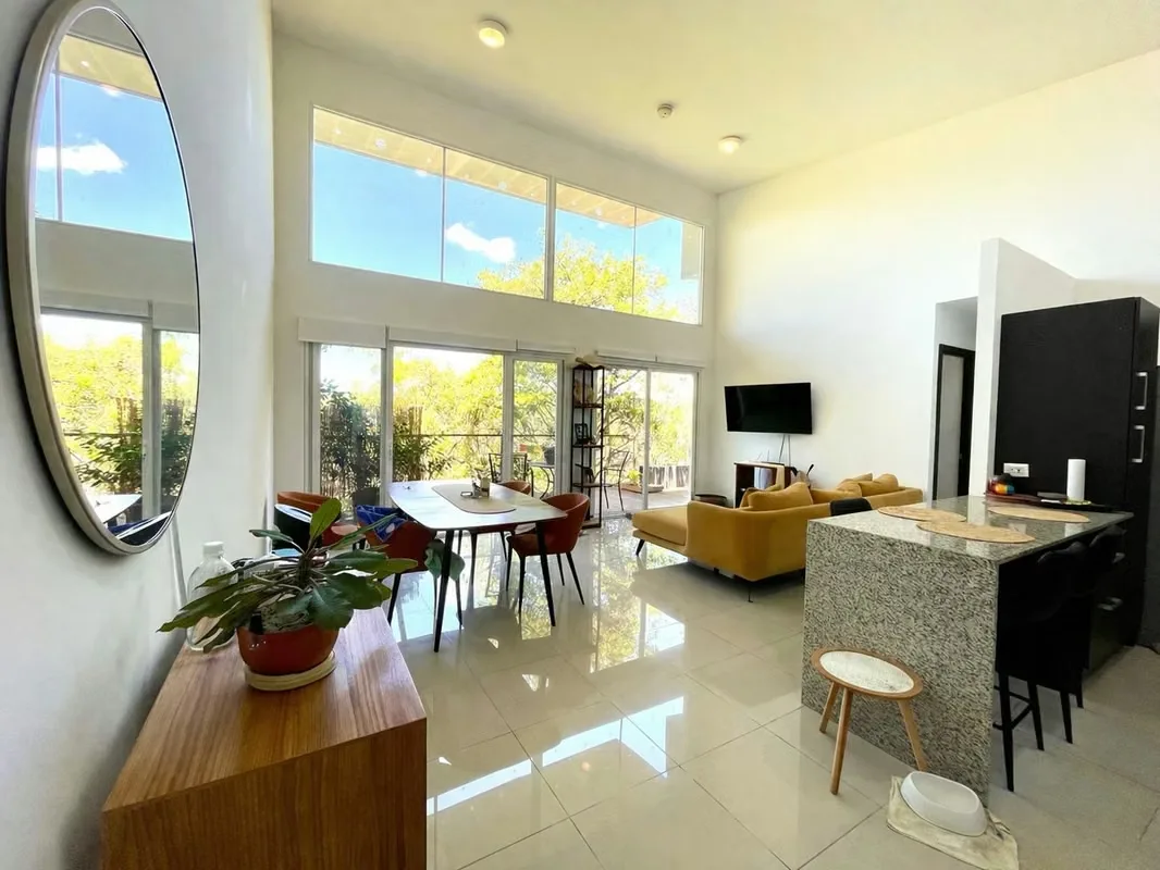 Apartamento en venta con doble altura | Condominio San Nicolás de Bari