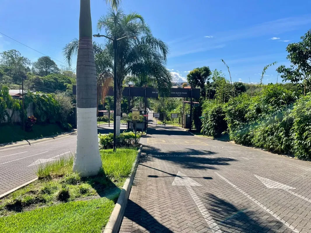 Lot for Sale in Condominium in Greece