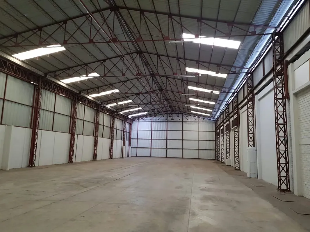 Bodega en zona Industrial, excelente ubicación para desarrollar su actividad económica.
