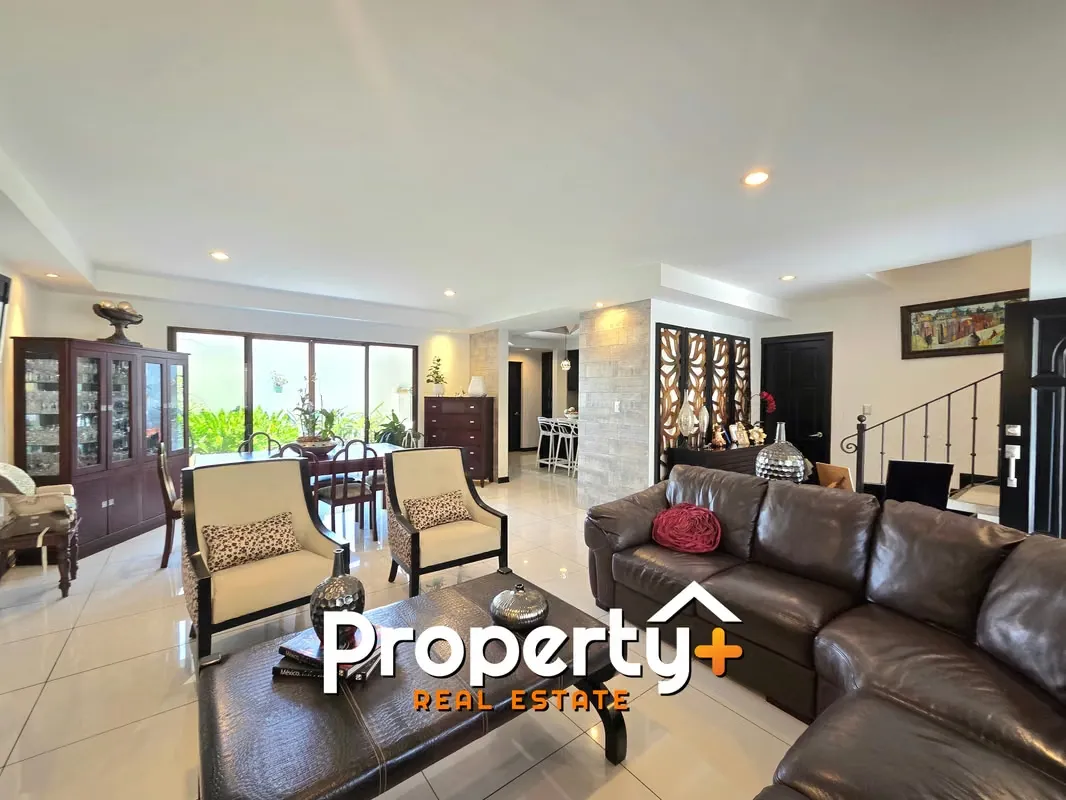 Home for Sale in Santa Ana - Exclusive Condo!