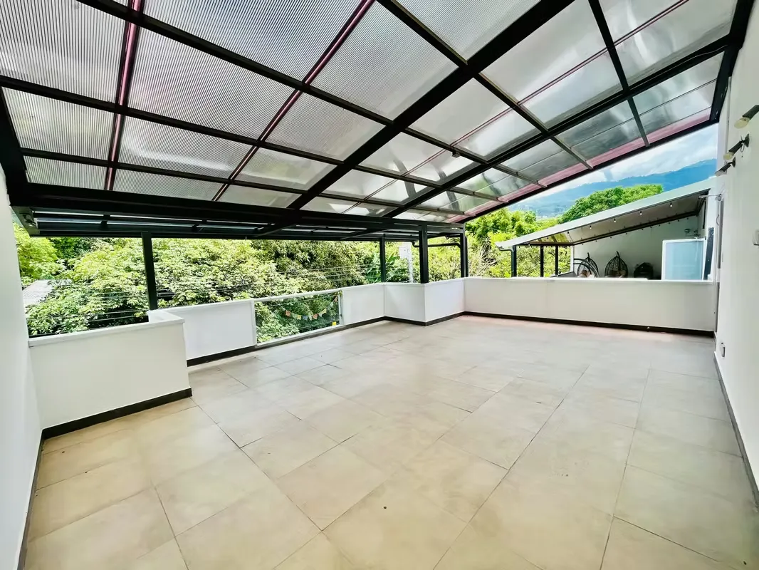 SANTA ANA! MODERNA Y AMPLIA CASA DE 4HAB/4.5 BAÑOS/LINEA BLANCA