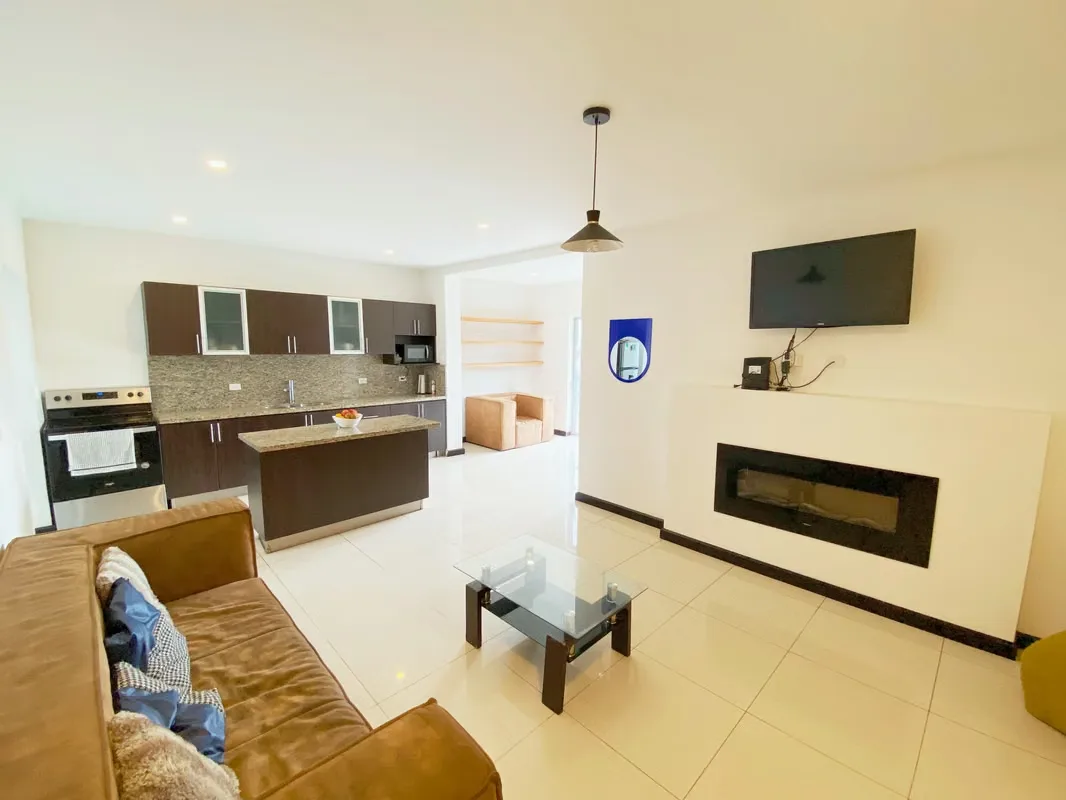 Exclusive apartment in a vertical condominium located in Guayabos de Curridabat, one of the most sought-after and convenient residential areas in the eastern part of San José.