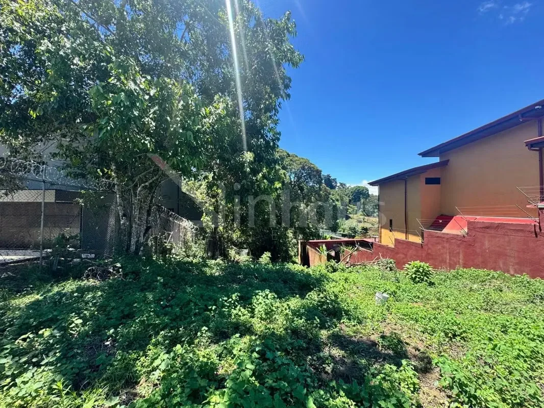 Terreno residencial de 801 metros cuadrados situado en el distrito de San Ramón, en el cantón de La Unión, Cartago. Este espacio ofrece una superficie amplia y versátil, ideal para ... — photo 4