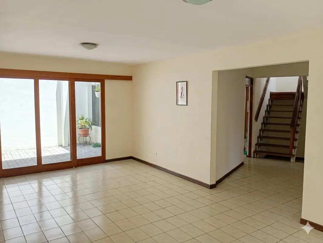 Townhouse for RENT located inside gated community located in Bello Horizonte
