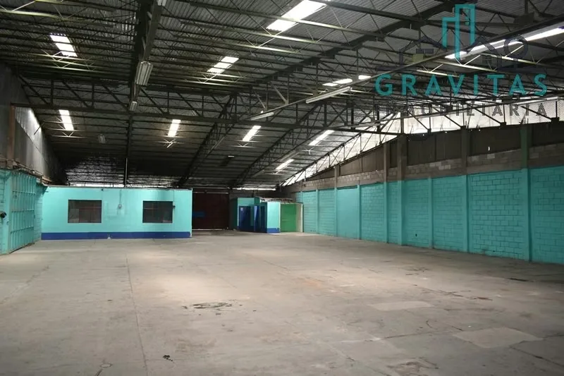 Warehouse of 864m2 in an ideal location, near distribution centers and other logistics and distribution centers for goods and services.