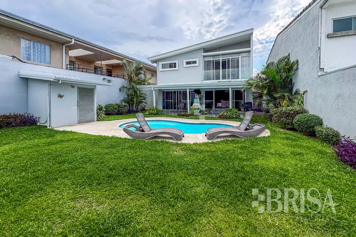 For sale House with Pool I Pinar del Río, Guachipelín