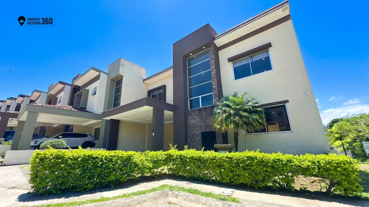 House for rent in condo Valeria, Mercedes, Heredia