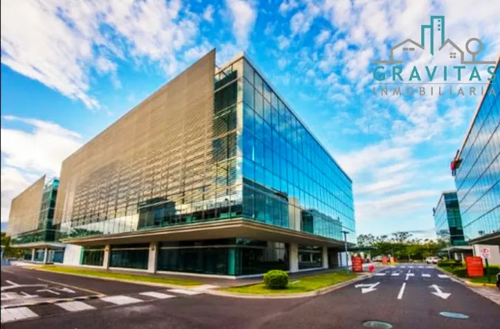 Rental of beautiful offices in the exclusive Oficentro Forum II.