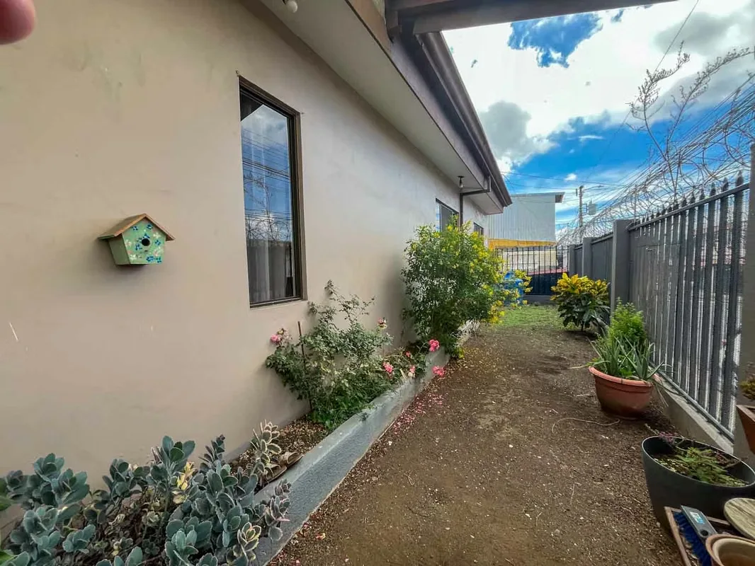 Spacious Corner House for Sale near Plaza América — photo 5