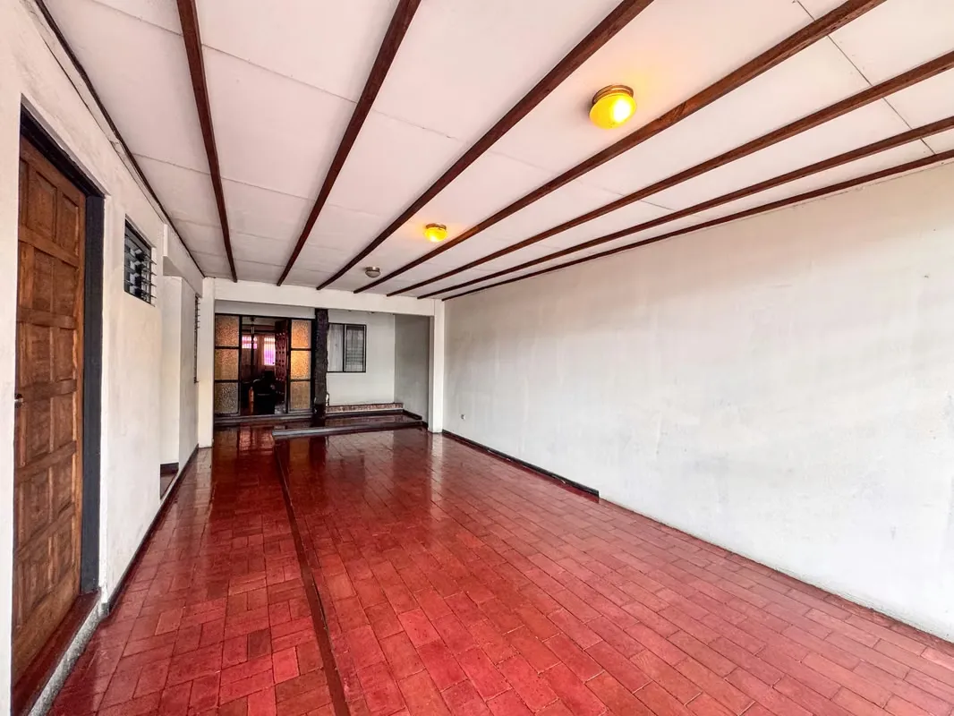 VENTA DE CASA EN ROHRMOSER CON USO MIXTO Y RESIDENCIAL