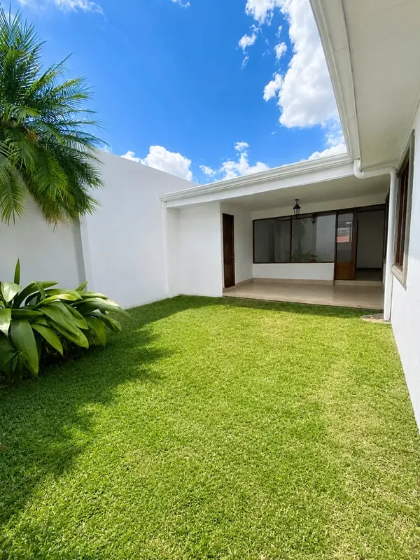 Escazú Se Vende Casa en Condominio de 1 Planta $325 000