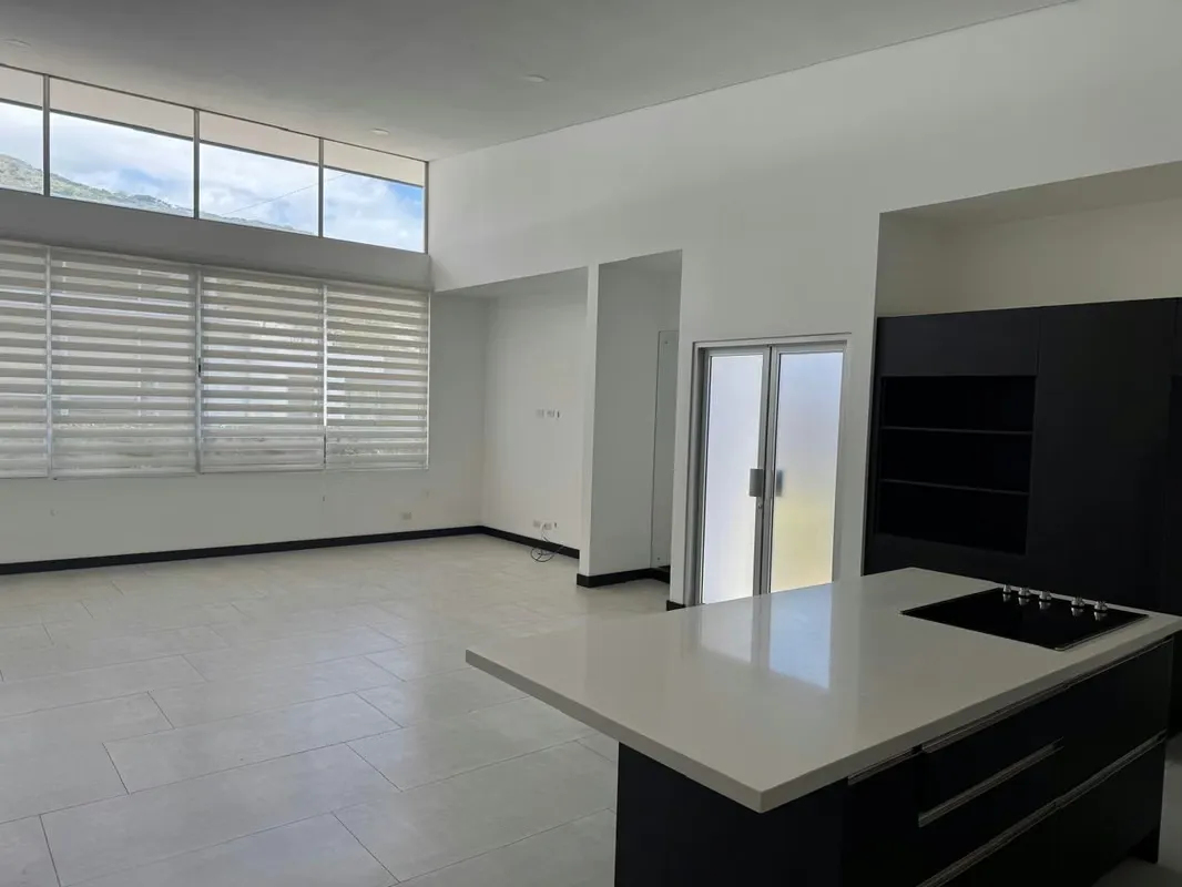 SANTA ANA RIO GOLD WITH 3 ROOMS - 3.5 BATHROOMS - ONE LEVEL