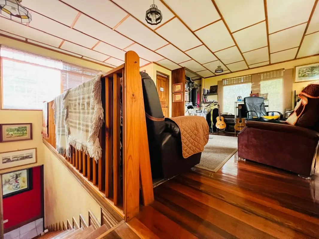 Casa con zona verde de 2.500 m² y árboles frutales. Un hogar rodeado de naturaleza, con vistas panorámicas al Valle Central y una atmósfera de tranquilidad total. La casa de 344 m² ... — photo 2